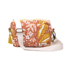 Load image into Gallery viewer, Amelia Quilted Cross Body