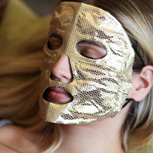 Box Sensory Retreats Divine Glow Self-Heating Face Mask
